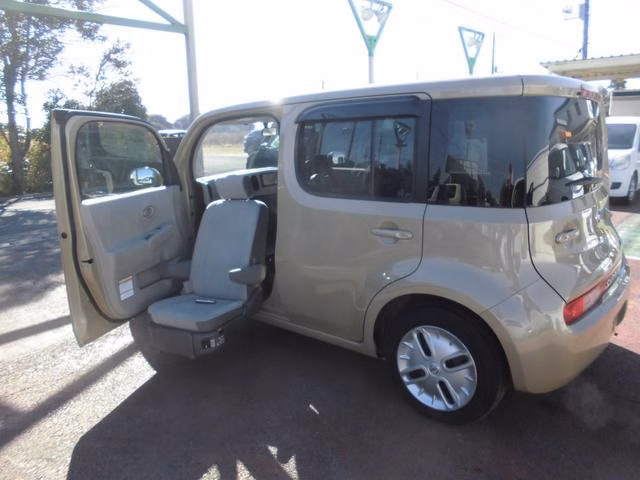 NISSAN CUBE