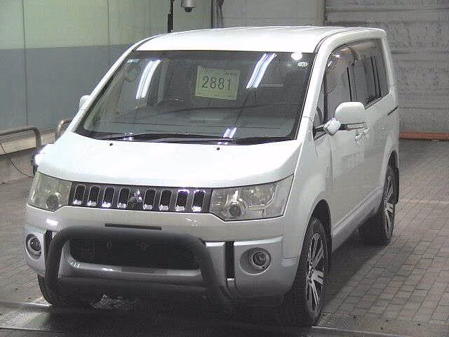 MITSUBISHI DELICA D:5