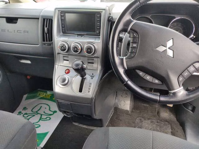 MITSUBISHI DELICA D:5
