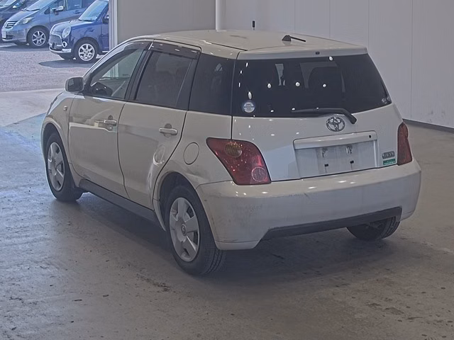 TOYOTA IST