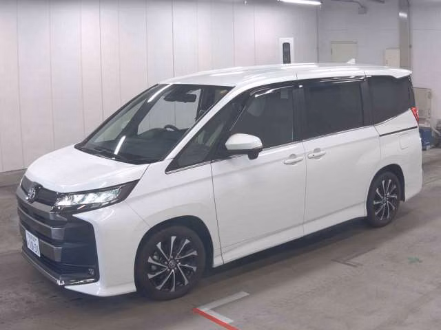 TOYOTA NOAH