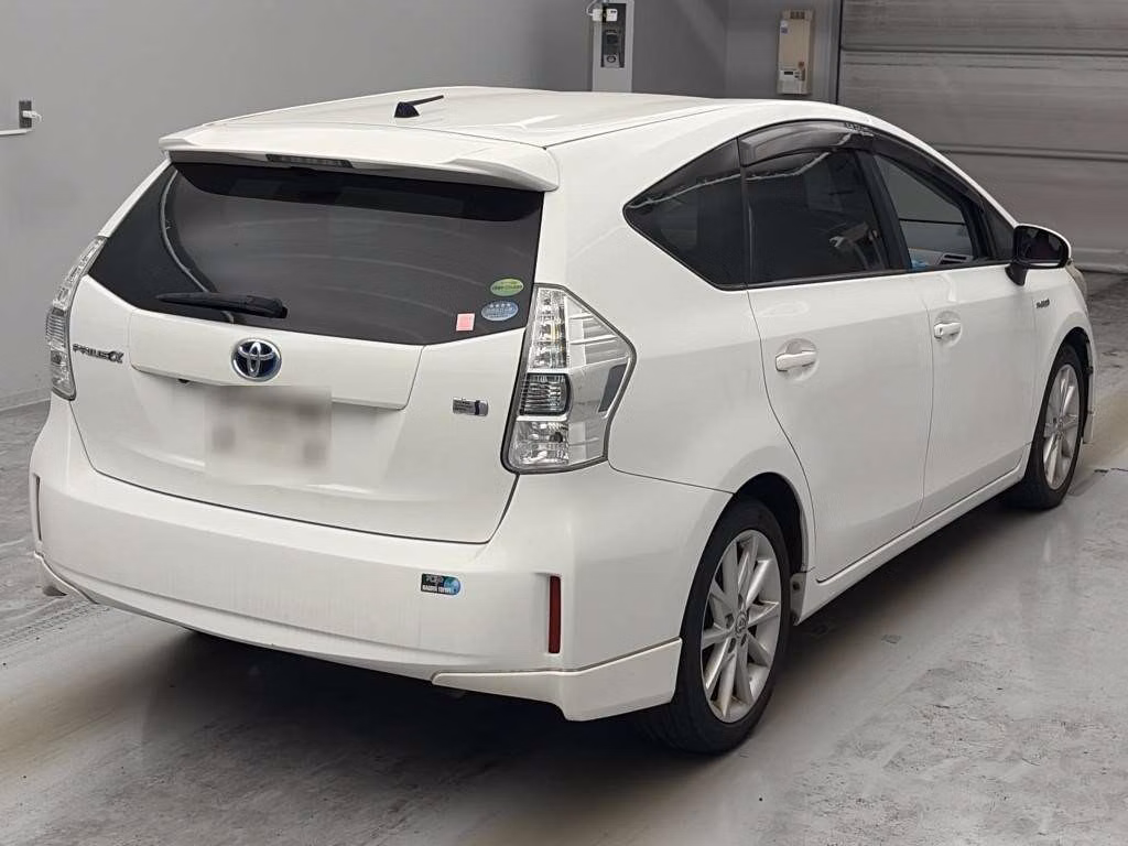 TOYOTA PRIUS ALPHA
