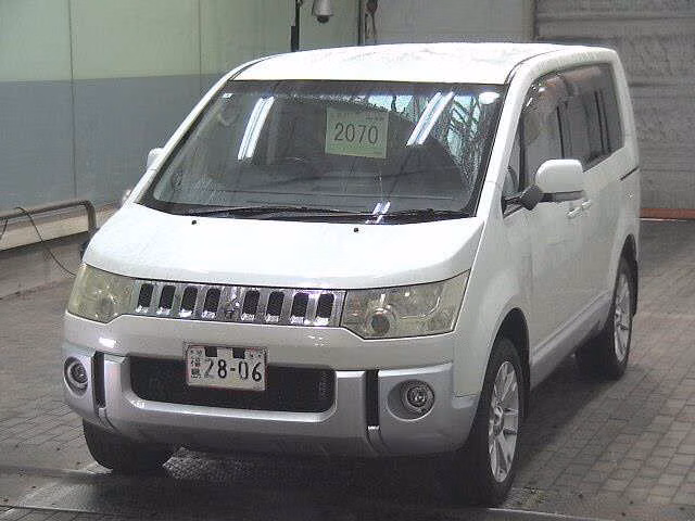 MITSUBISHI DELICA D:5