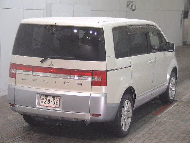 MITSUBISHI DELICA D:5
