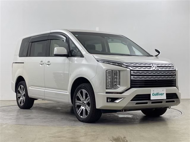 MITSUBISHI DELICA D:5