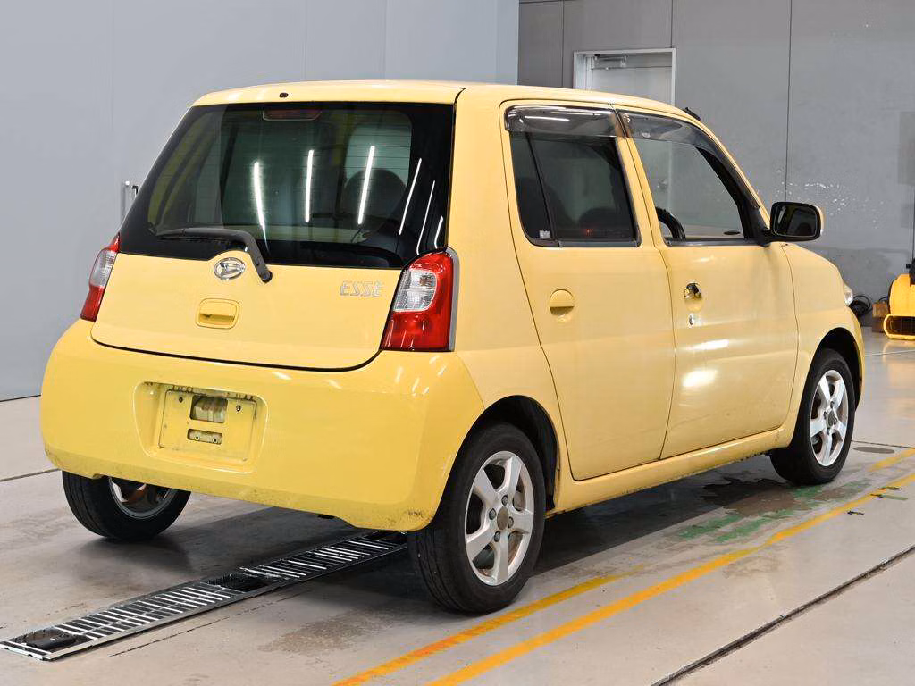 DAIHATSU ESSE