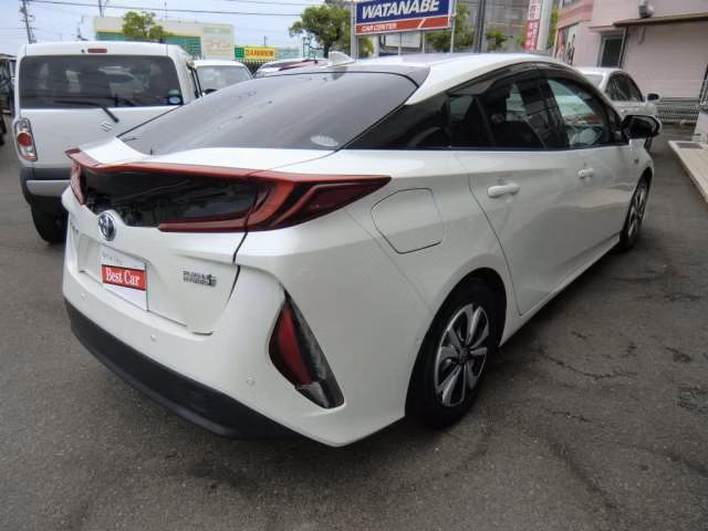 TOYOTA PRIUS PHV