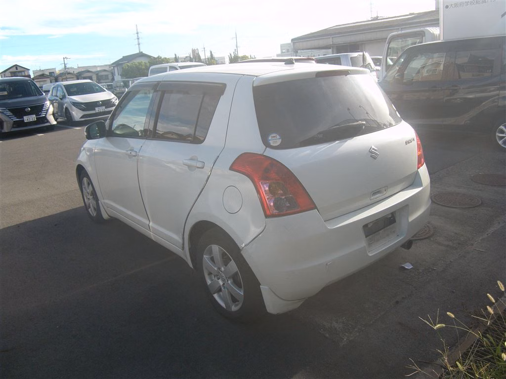 SUZUKI SWIFT