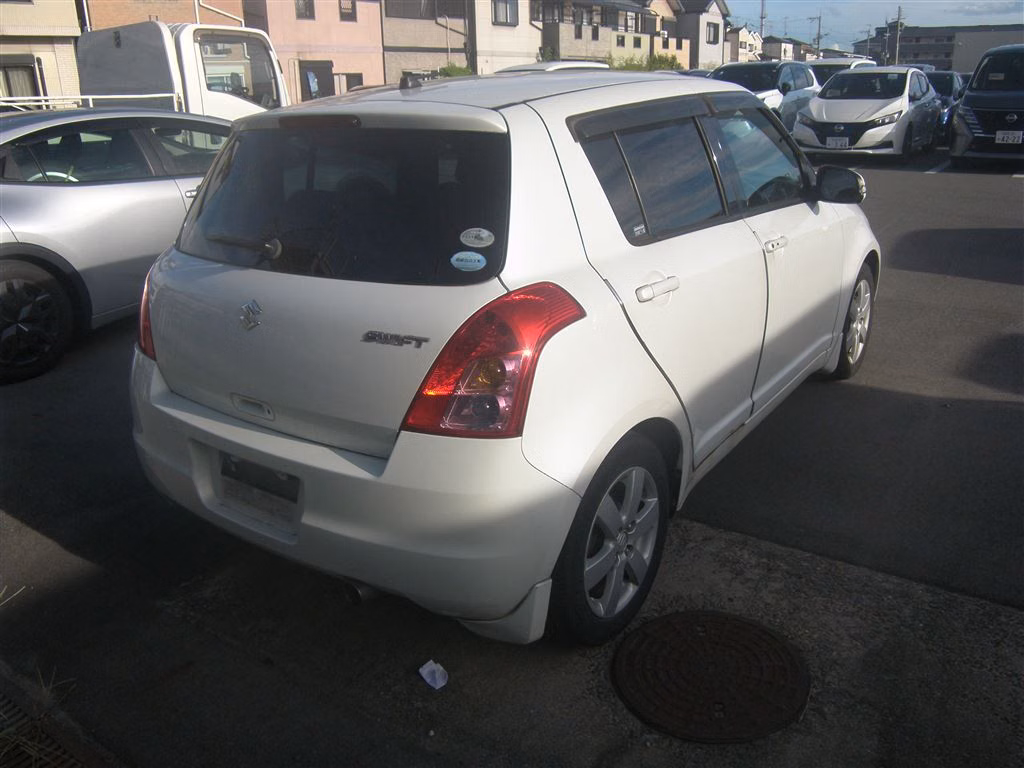 SUZUKI SWIFT