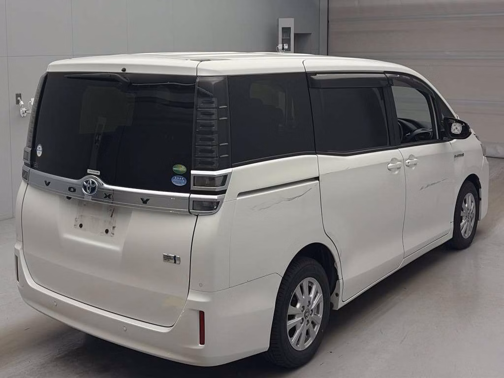 TOYOTA VOXY