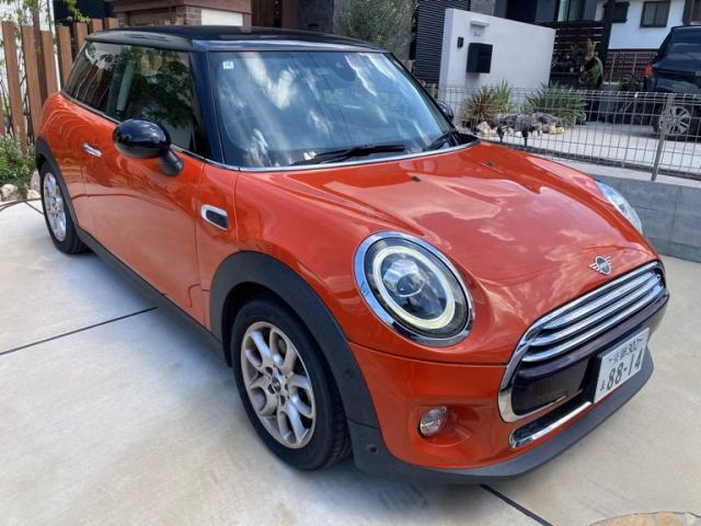 MINI HATCH