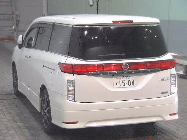 NISSAN ELGRAND