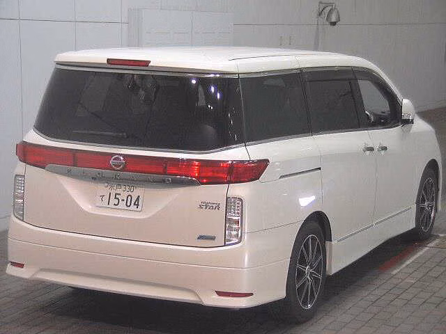 NISSAN ELGRAND
