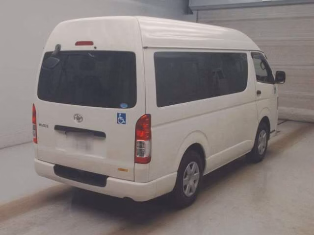 TOYOTA REGIUS ACE
