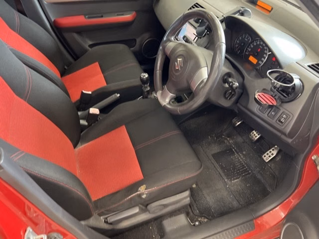 SUZUKI SWIFT