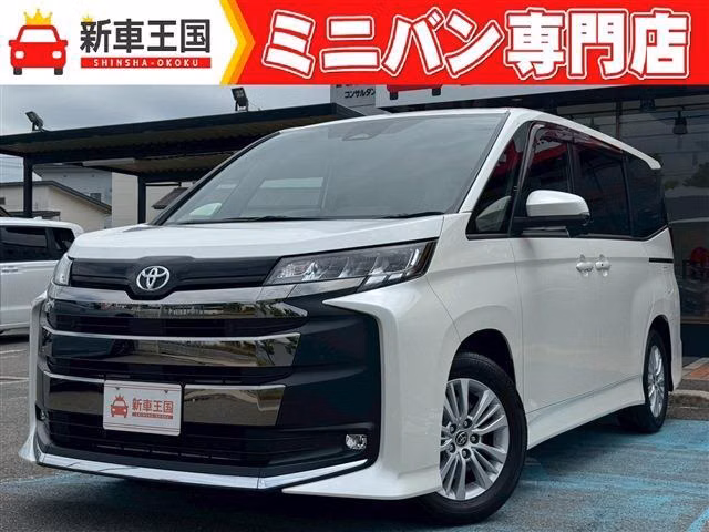 TOYOTA NOAH