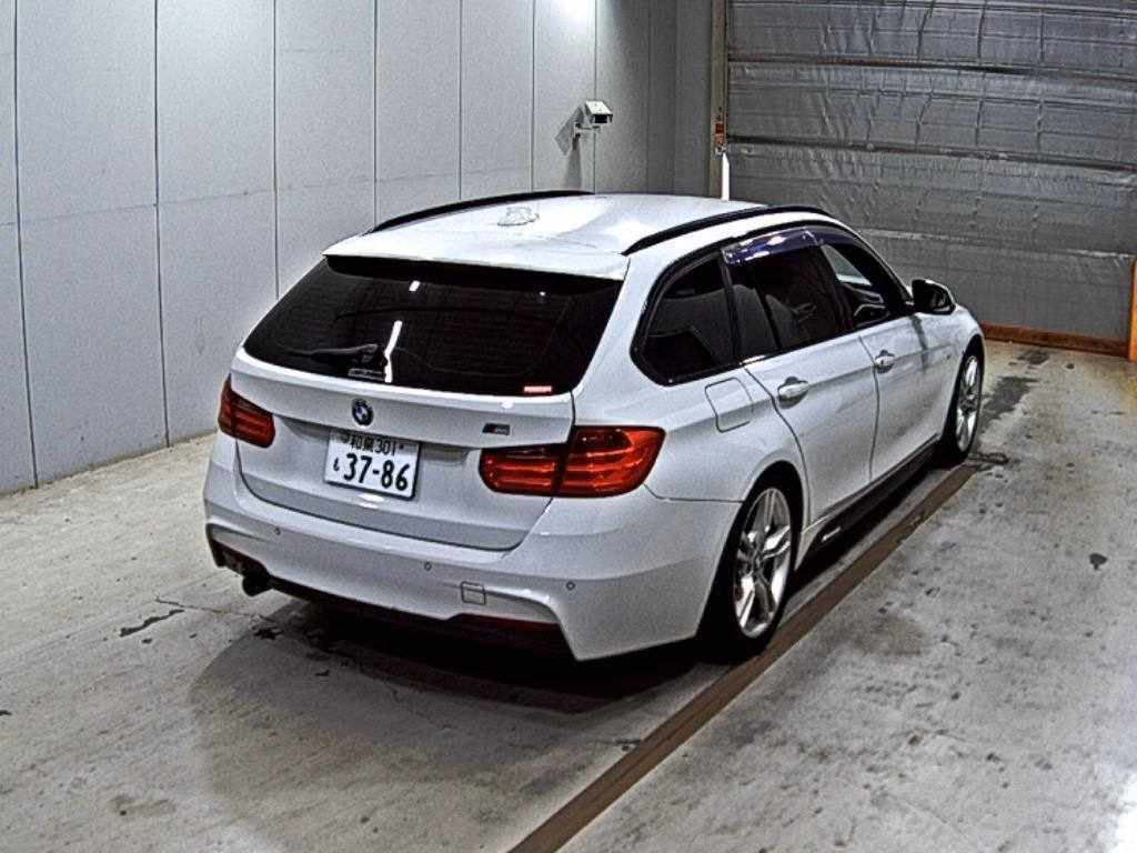 BMW 3-SERIES