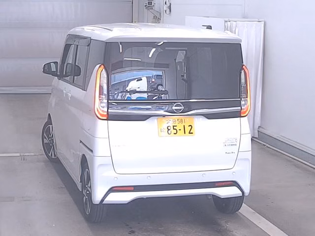NISSAN ROOX
