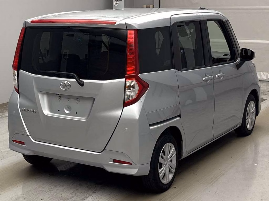 TOYOTA ROOMY