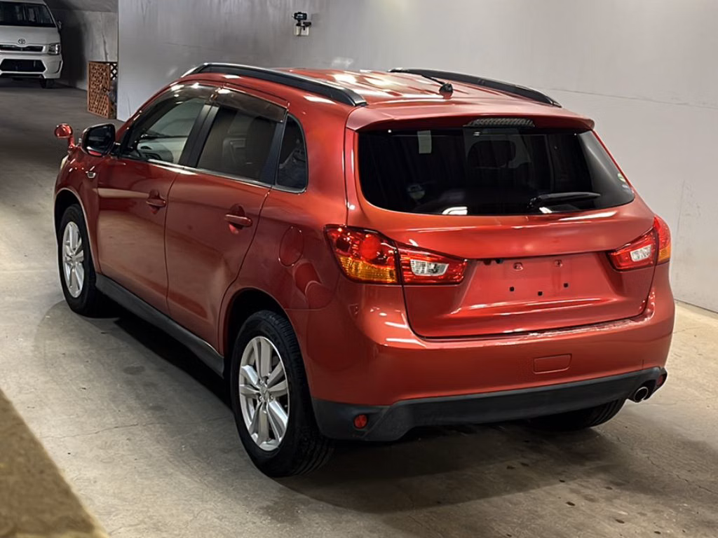 MITSUBISHI RVR