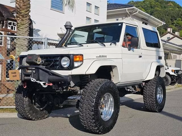 TOYOTA LAND CRUISER