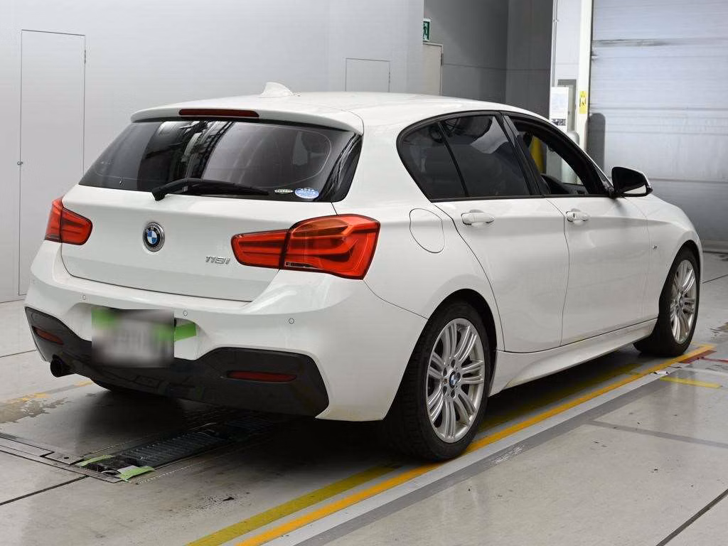 BMW 1-SERIES