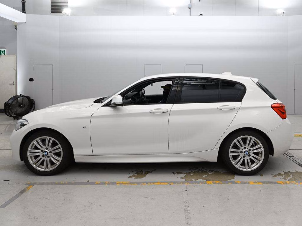 BMW 1-SERIES