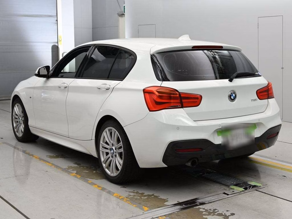 BMW 1-SERIES