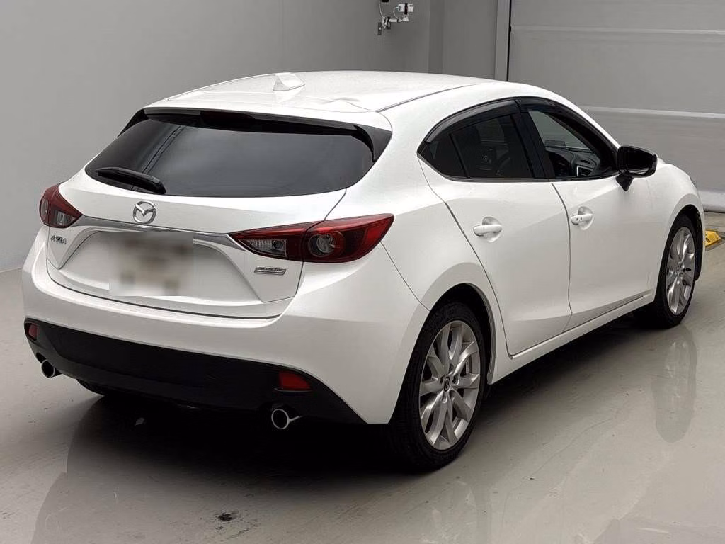 MAZDA AXELA