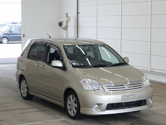TOYOTA RAUM