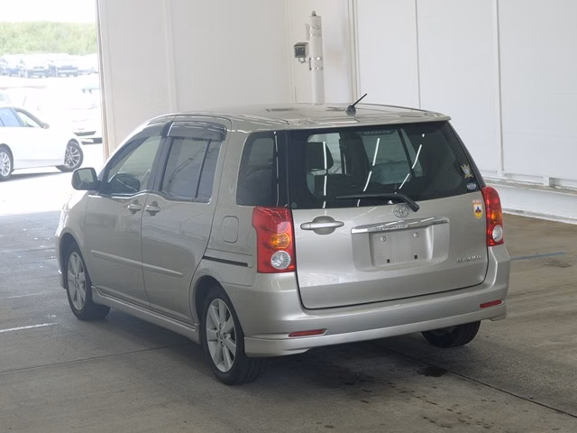TOYOTA RAUM