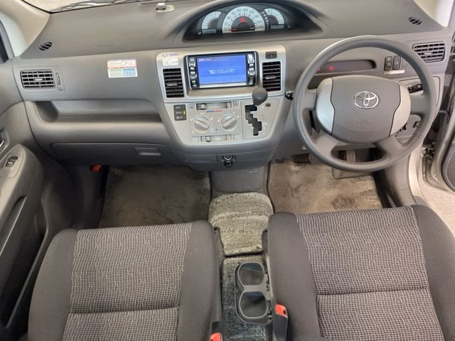 TOYOTA RAUM