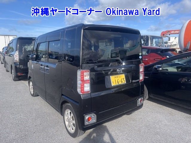 DAIHATSU WAKE
