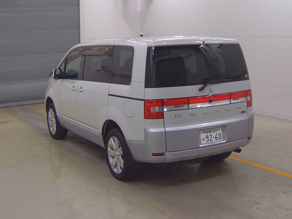 MITSUBISHI DELICA D:5