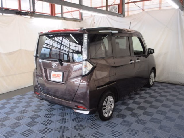 TOYOTA TANK