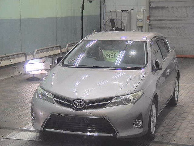 TOYOTA AURIS