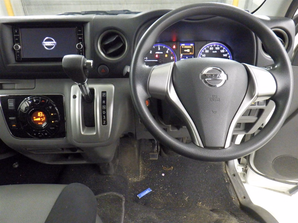 NISSAN NV350 CARAVAN