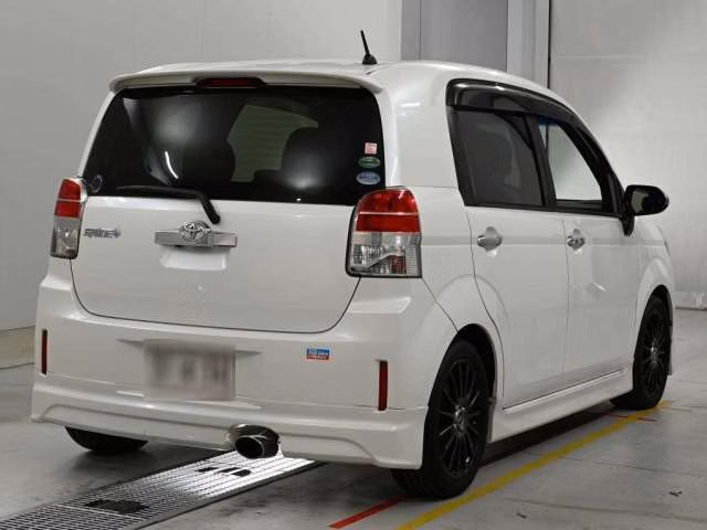 TOYOTA SPADE