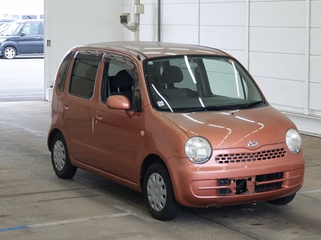 DAIHATSU MOVE LATTE