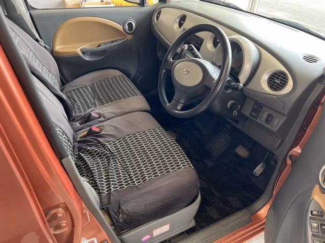 DAIHATSU MOVE LATTE