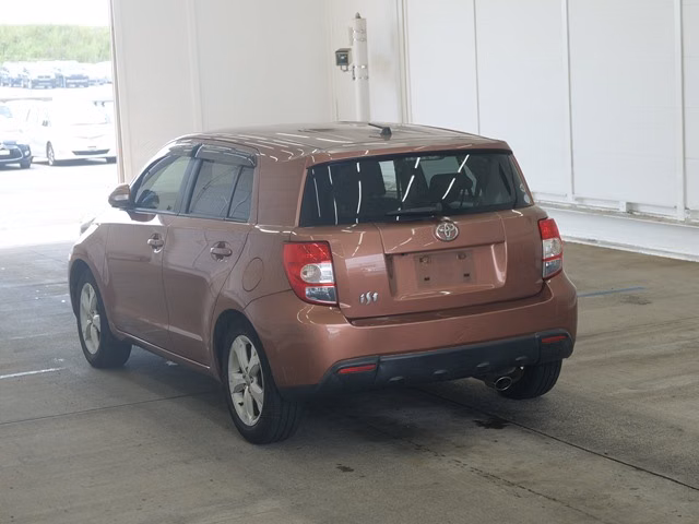 TOYOTA IST