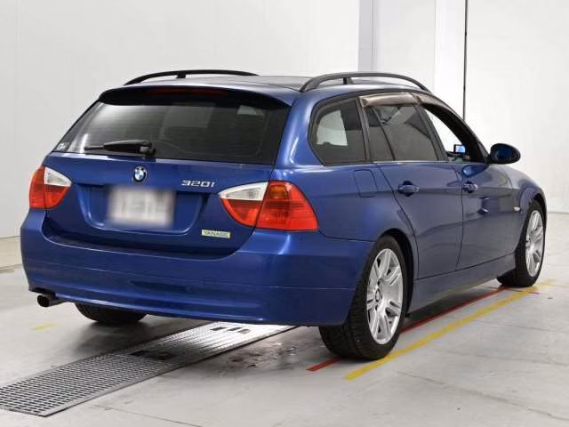 BMW 3-SERIES