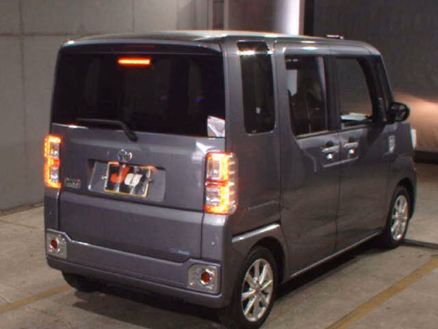 TOYOTA PIXIS MEGA