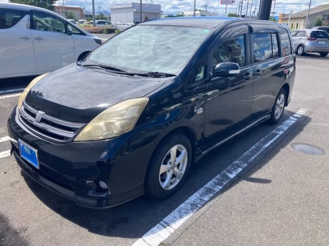 TOYOTA ISIS