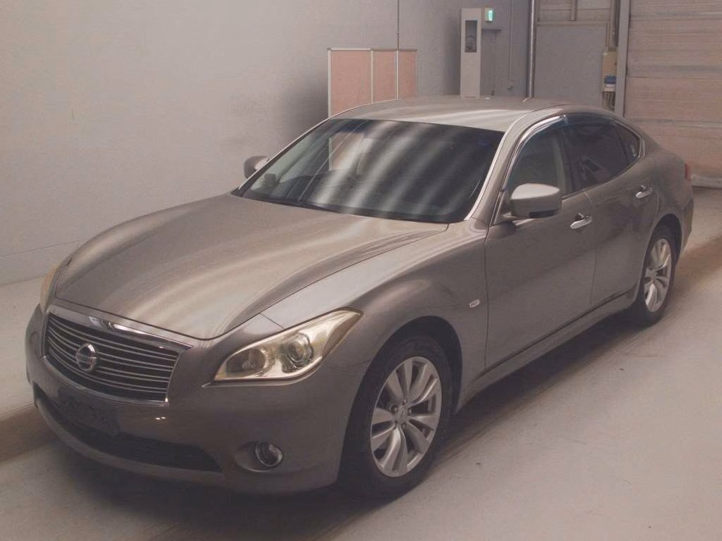 NISSAN FUGA