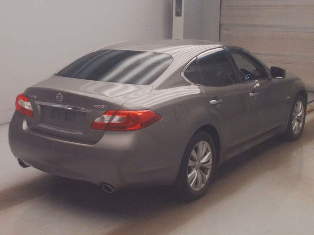 NISSAN FUGA