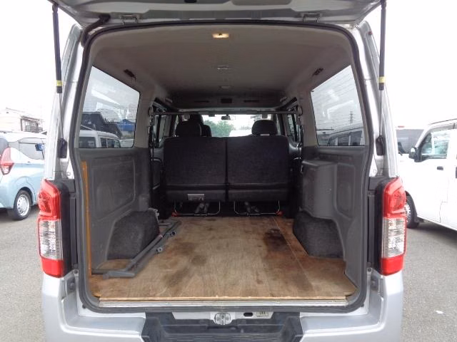 NISSAN NV350 CARAVAN