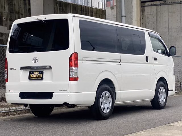 TOYOTA REGIUS ACE