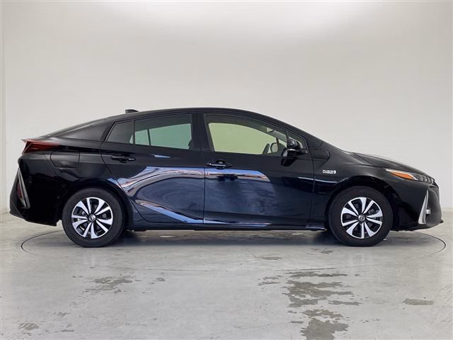 TOYOTA PRIUS PHV