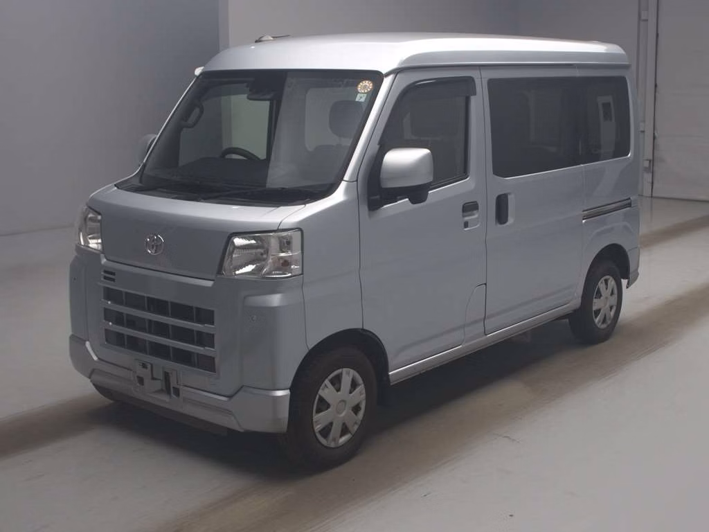 TOYOTA PIXIS VAN